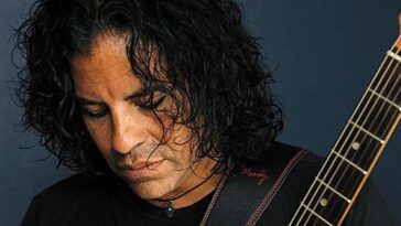 Stevie Salas, guitariste Apache