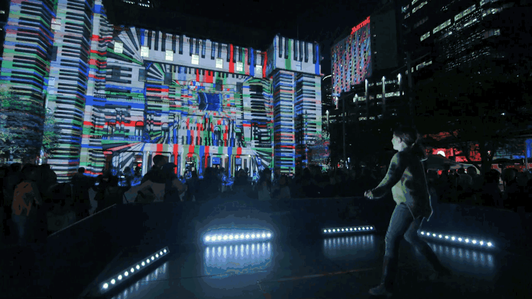 Le spectaculaire festival d'art Technicolor de Sydney dans neuf GIF fascinants