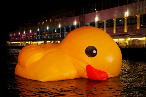 Hong Kong est tombé amoureux de ce canard en caoutchouc plus grand que nature